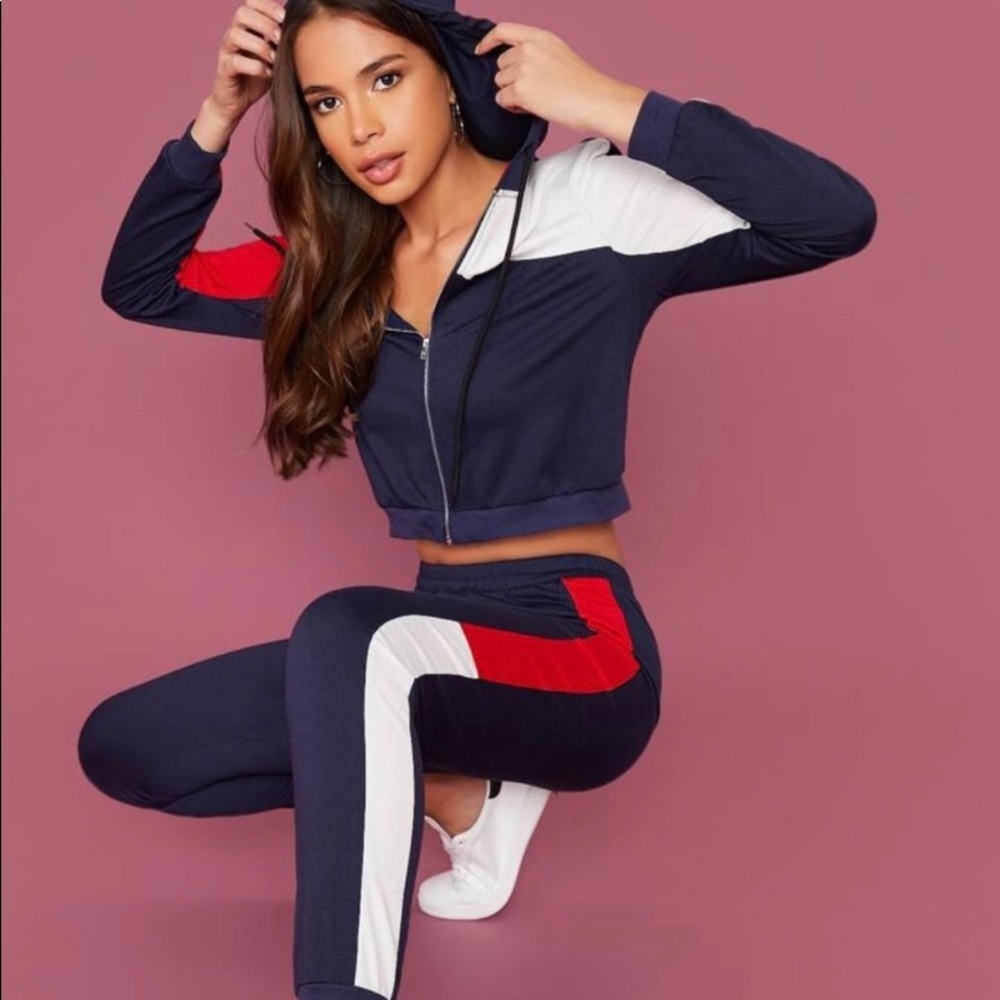 🏷️SHEIN CROPPED HOODIE & JOGGER SET